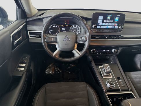 Used 2022 Mitsubishi Outlander SE FWD image 17