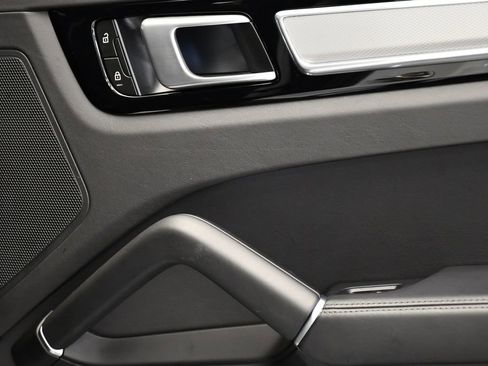 Used 2023 Porsche Cayenne S image 54