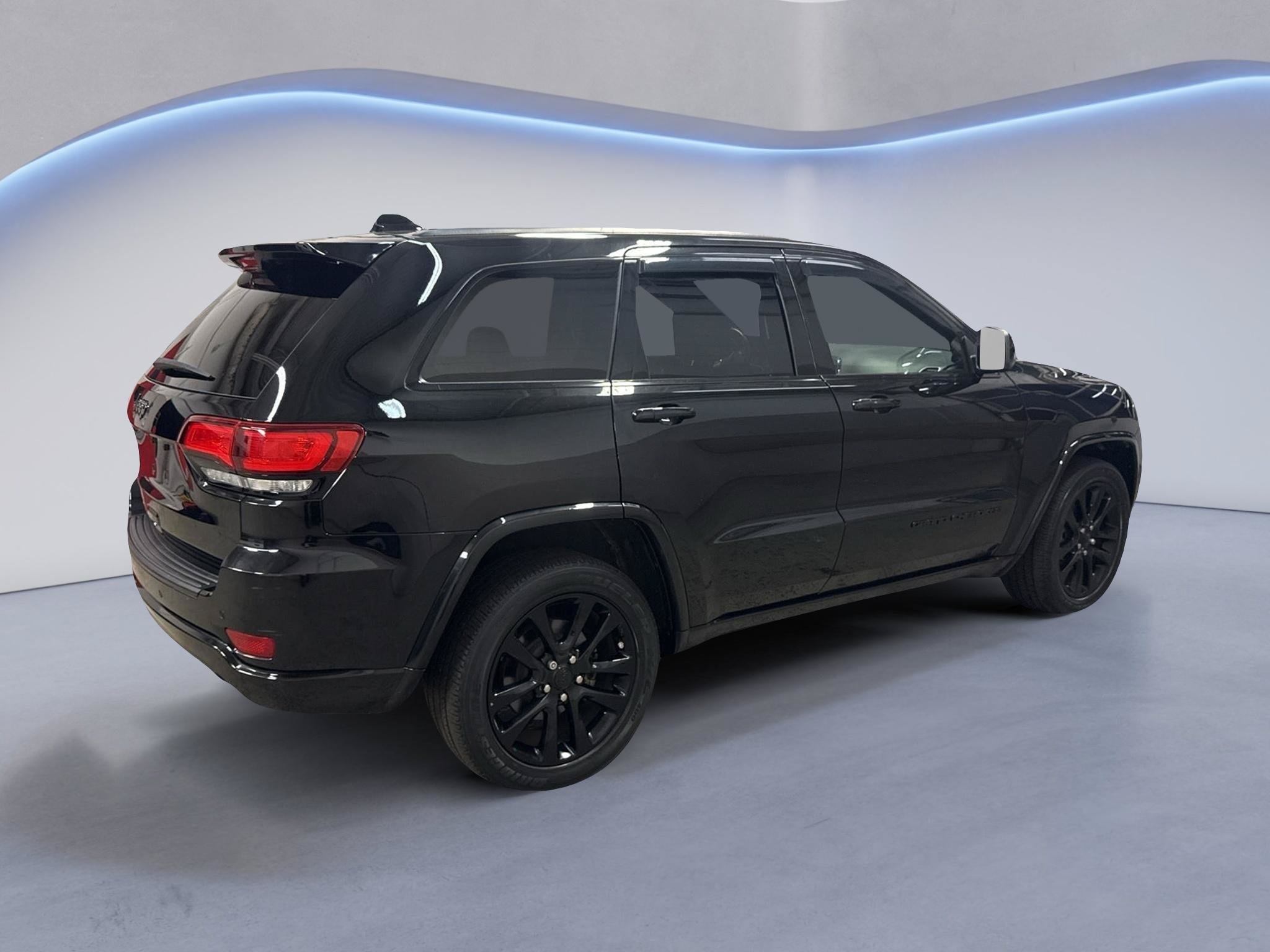 Used 2019 Jeep Grand Cherokee Altitude RWD image 8