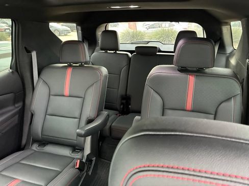 Used 2024 Chevrolet Traverse RS AWD/4WD image 6