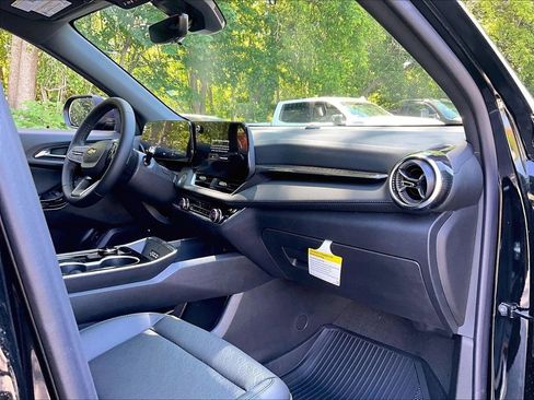 New 2026 Chevrolet Equinox LT w/ Convenience Package II AWD/4WD image 10