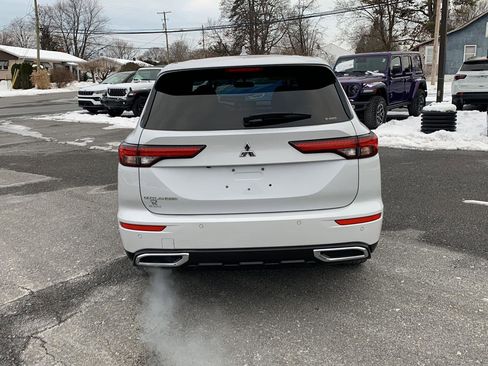 Used 2022 Mitsubishi Outlander ES image 6