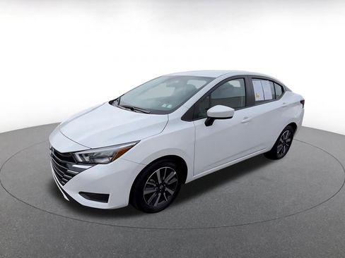 Used 2025 Nissan Versa SV FWD image 6