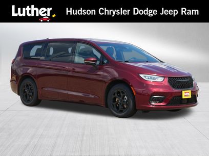 Used 2023 Chrysler Pacifica Touring-L w/ S Appearance Package