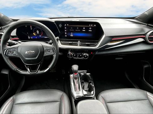 Used 2024 Chevrolet Trax RS w/ Driver Confidence Package image 7