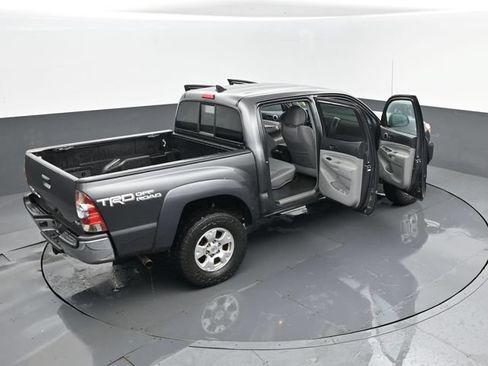 Used 2015 Toyota Tacoma 4x4 Double Cab w/ TRD Off-Road Package image 25