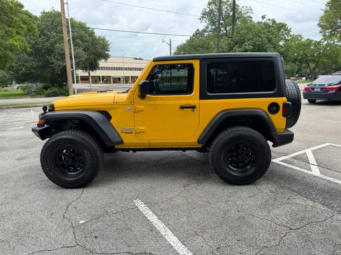 Used 2021 Jeep Wrangler Sport AWD/4WD image 8