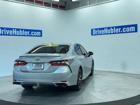 Used 2021 Toyota Camry SE image 2