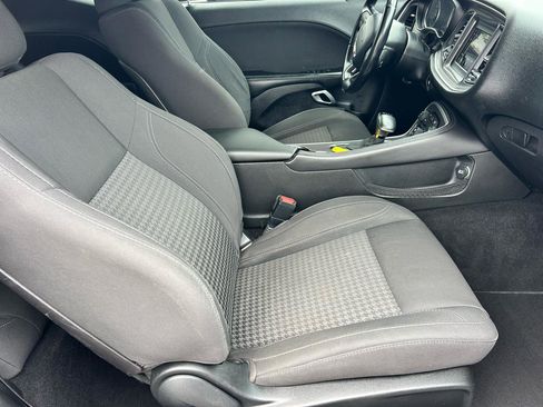 Used 2019 Dodge Challenger SXT RWD image 11