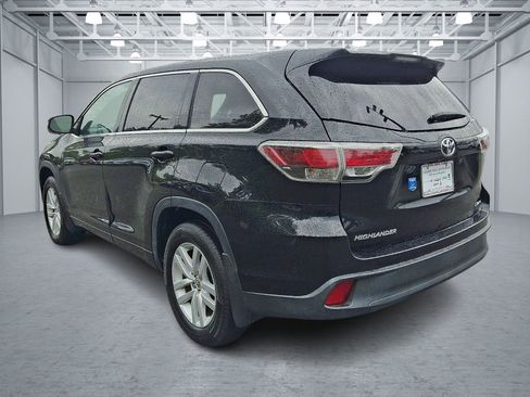 Used 2015 Toyota Highlander LE AWD/4WD image 3