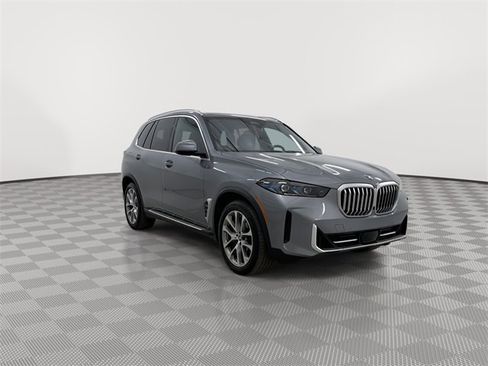 Used 2024 BMW X5 xDrive50e image 13