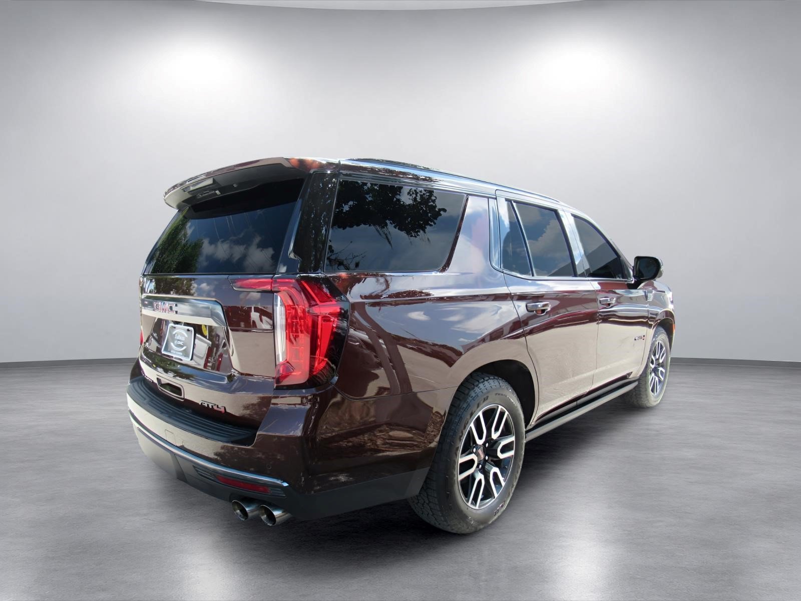 Used 2023 GMC Yukon AT4 w/ AT4 Premium Plus Package AWD/4WD image 6