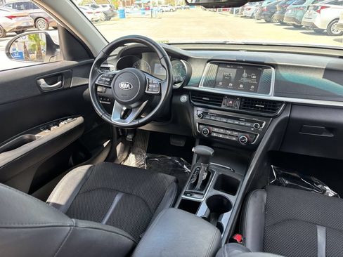 Used 2019 Kia Optima S FWD image 12