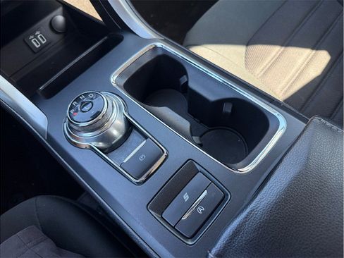 Used 2020 Ford Fusion SE FWD image 30