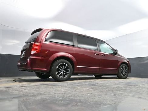 Used 2018 Dodge Grand Caravan SE image 46