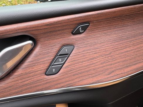 New 2025 Jeep Grand Cherokee Summit w/ Luxury Tech Group V image 14