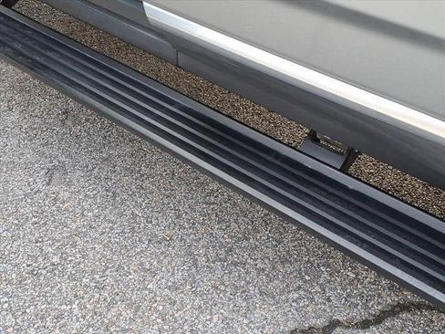 Certified 2024 GMC Yukon Denali image 27