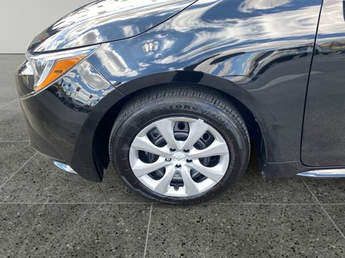 Used 2025 Toyota Corolla LE FWD image 14
