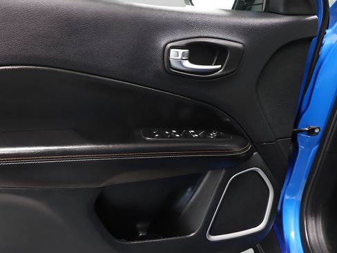 Used 2019 Jeep Compass Latitude AWD/4WD image 21