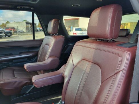 Used 2022 Ford Expedition Limited image 28