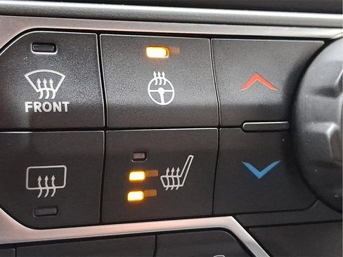 Used 2022 Jeep Wrangler Unlimited Sahara w/ Cold Weather Group image 27