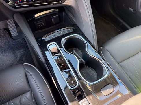 Used 2023 Buick Envision Avenir image 21