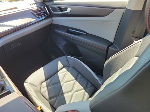 New 2026 Volkswagen Atlas Peak Edition image 4