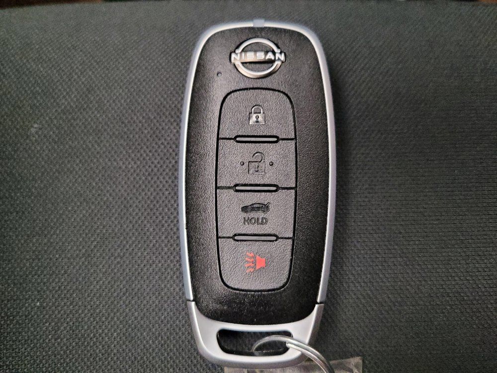 Used 2023 Nissan Versa SV FWD image 32