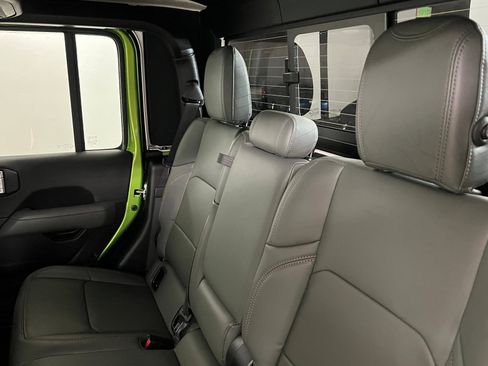 New 2025 Jeep Gladiator Mojave w/ Convenience Group image 20