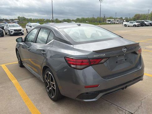 Used 2025 Nissan Sentra SR FWD image 3