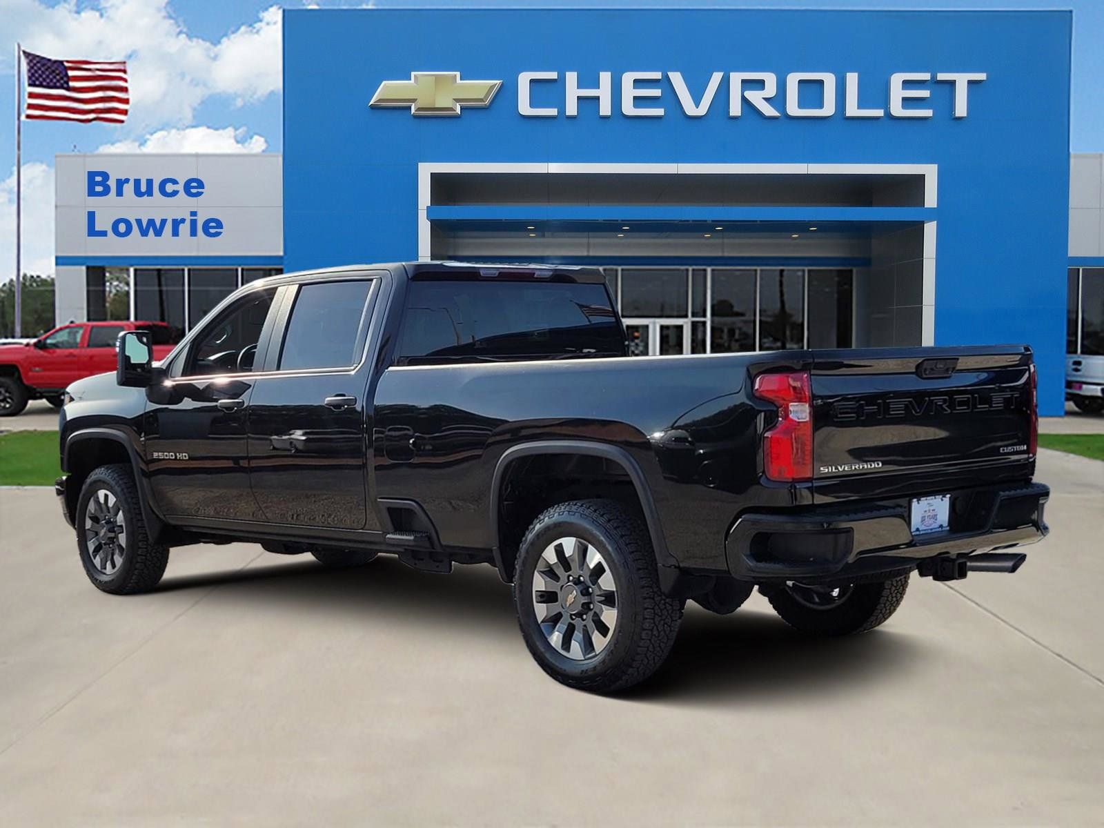 Used 2025 Chevrolet Silverado 2500 Custom w/ Custom Convenience Package RWD image 4