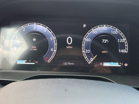 Used 2025 Jeep Grand Cherokee L Laredo image 14