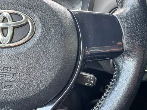 Used 2015 Toyota Yaris SE FWD image 28