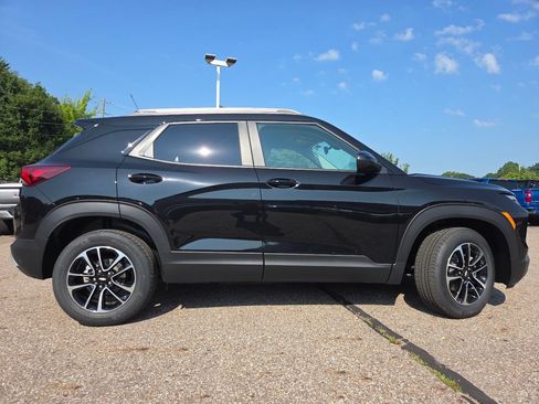 New 2026 Chevrolet TrailBlazer LT AWD/4WD image 16