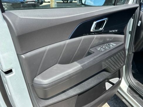 New 2025 Kia Carnival SX Prestige image 10