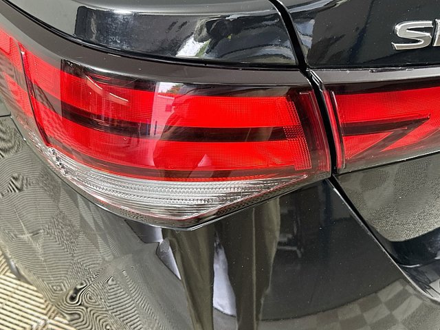 Used 2024 Nissan Sentra SV FWD image 30