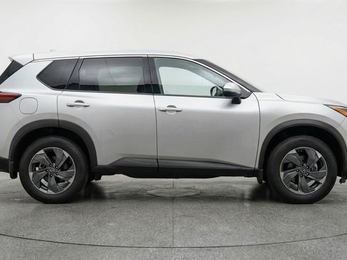 Used 2025 Nissan Rogue SV image 11
