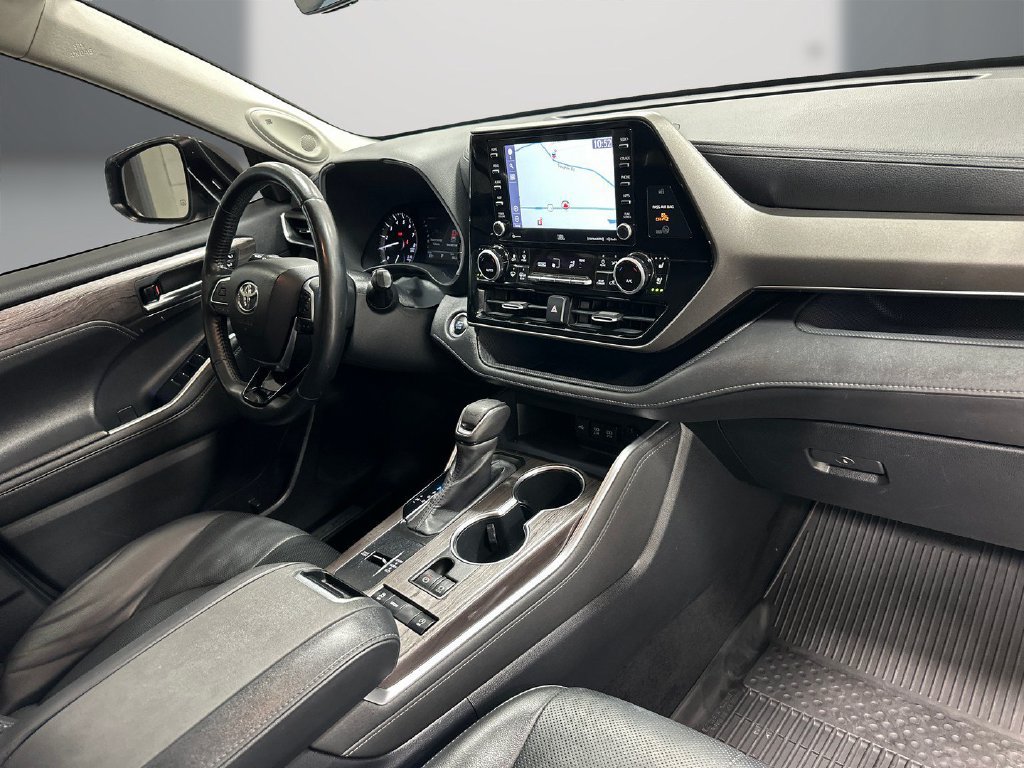 Used 2020 Toyota Highlander Limited FWD image 16