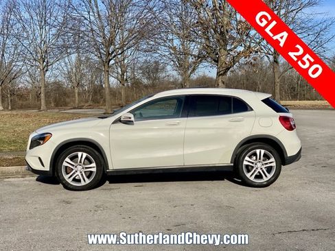 Used 2017 Mercedes-Benz GLA 250 4MATIC image 4