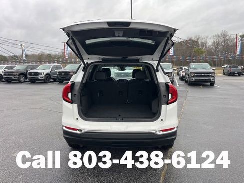 Used 2024 GMC Terrain SLT FWD image 30