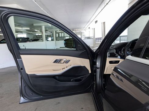 Used 2020 BMW 330i Sedan w/ Convenience Package RWD image 12