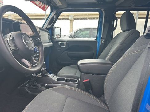 Used 2024 Jeep Gladiator Sport image 33