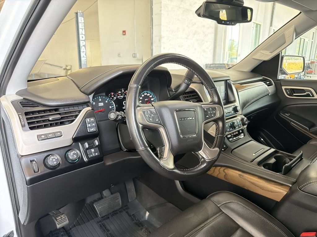 Certified 2020 GMC Yukon Denali w/ Denali Ultimate Package AWD/4WD image 11