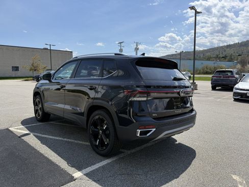 New 2026 Volkswagen Taos SEL AWD/4WD image 5