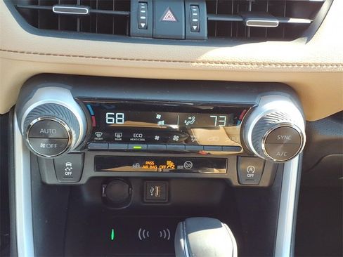 Used 2024 Toyota RAV4 XLE Premium image 20