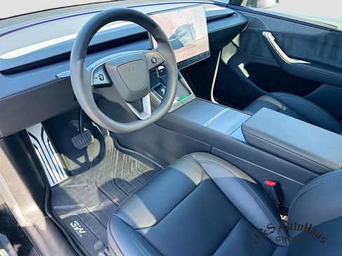 Used 2026 Tesla Model Y AWD image 9