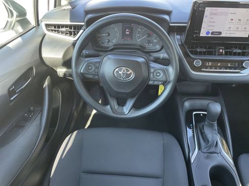 Used 2025 Toyota Corolla LE FWD image 12