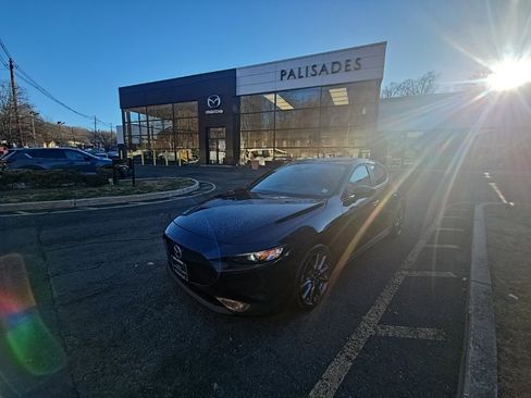 Used 2020 MAZDA MAZDA3 AWD Hatchback w/ Preferred Pkg image 4