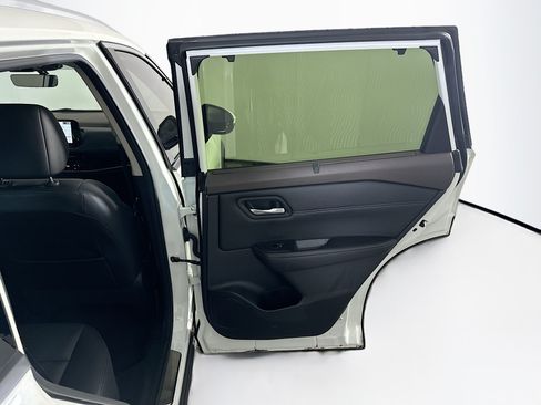 Used 2023 Nissan Rogue SL w/ SL Premium Package FWD image 33
