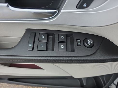 Certified 2016 Chevrolet Equinox LTZ w/ Enhanced Convenience Package image 27